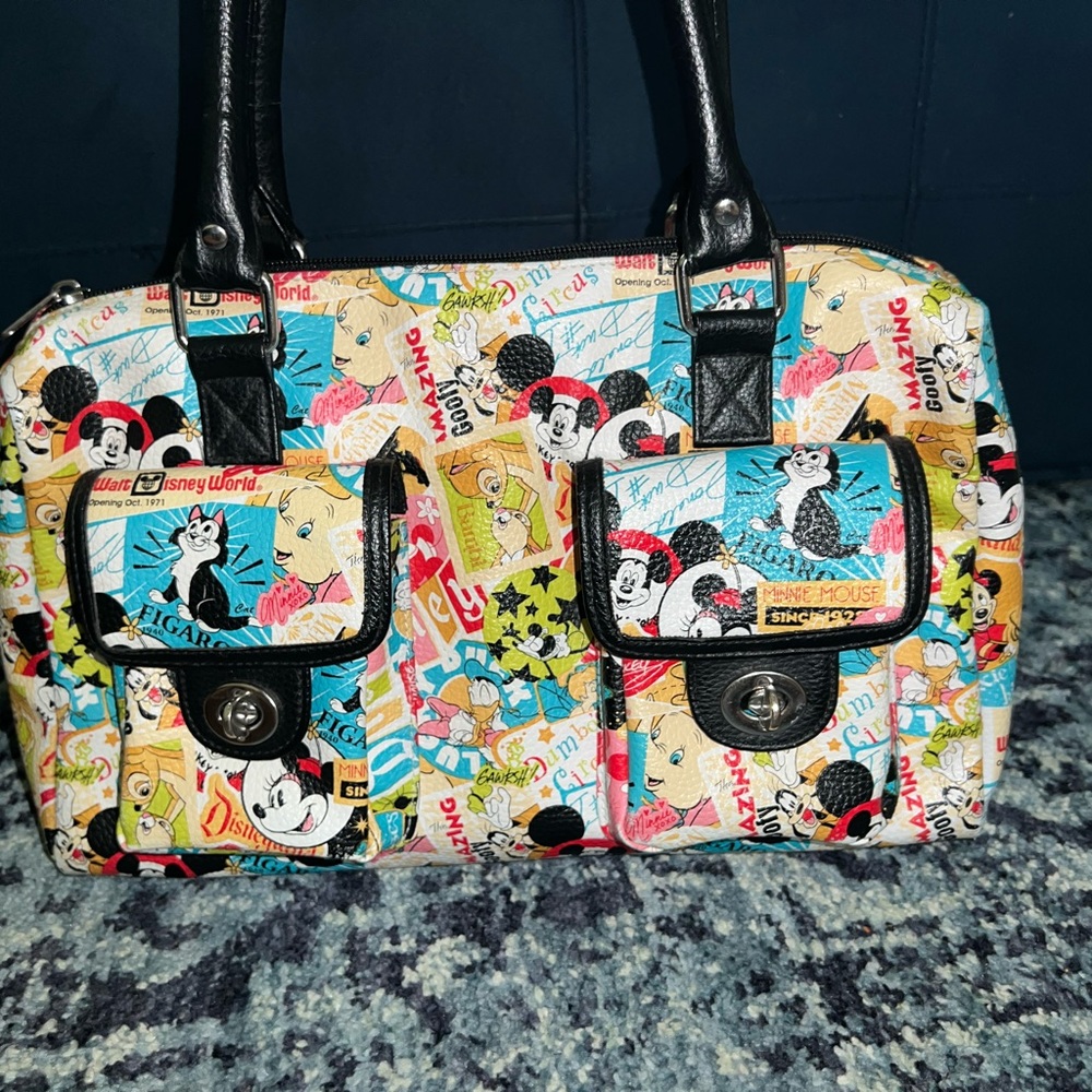 An OFFICIAL Disney Parks Satchel
